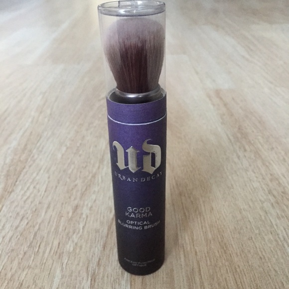 Urban Decay Other - Urban Decay “ Good Karma “ Optical Blurring Brush